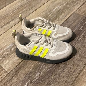 Toddler adidas tennis shoes